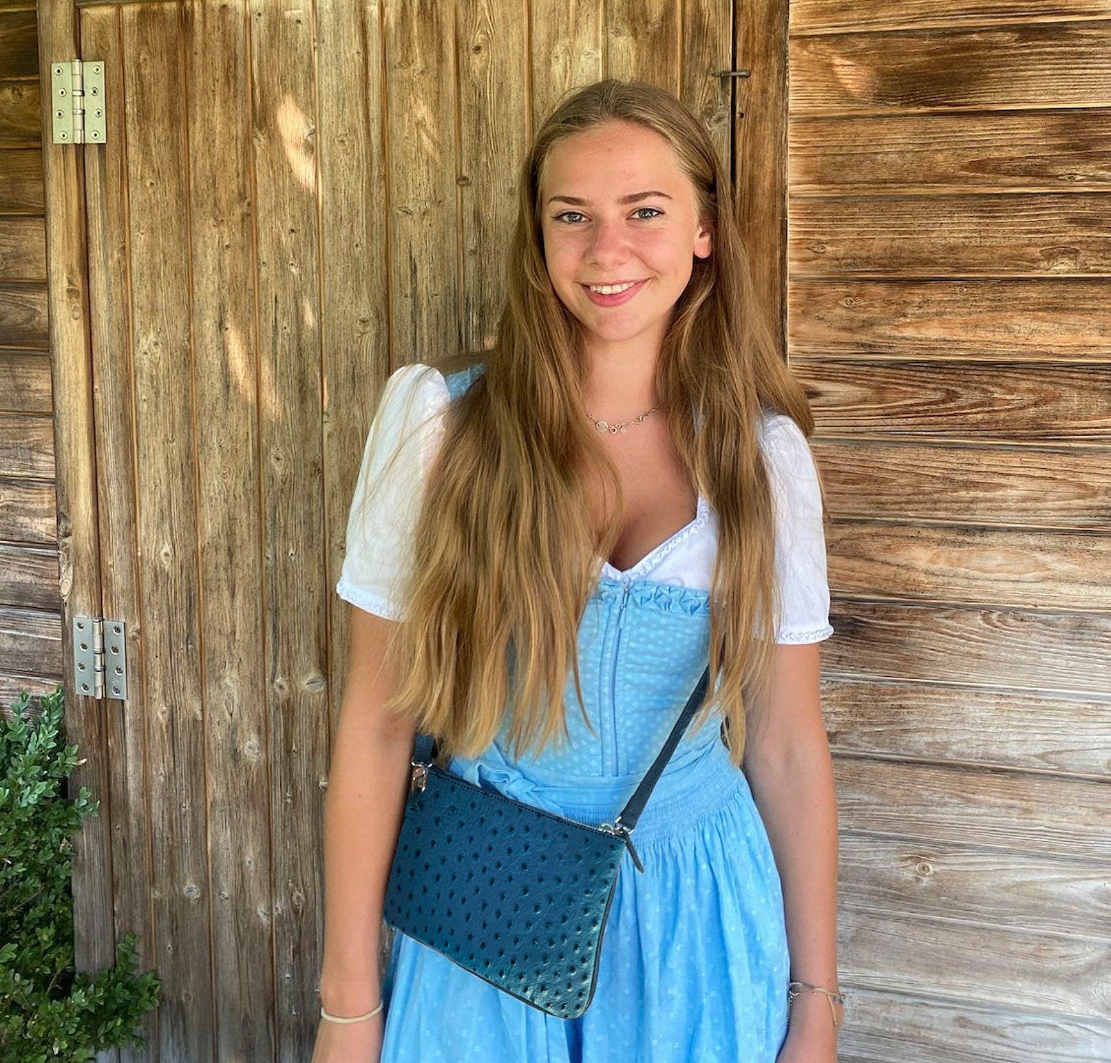 kleine Tasche in straussenleder, kleine handytasche zum umhängen,
kleine tasche
handytasche mit geldbörse
handytasche leder
kleine tasche damen
geldtasche
mini bag
handytasche damen
kleine taschen zum umhängen
handytasche umhängen