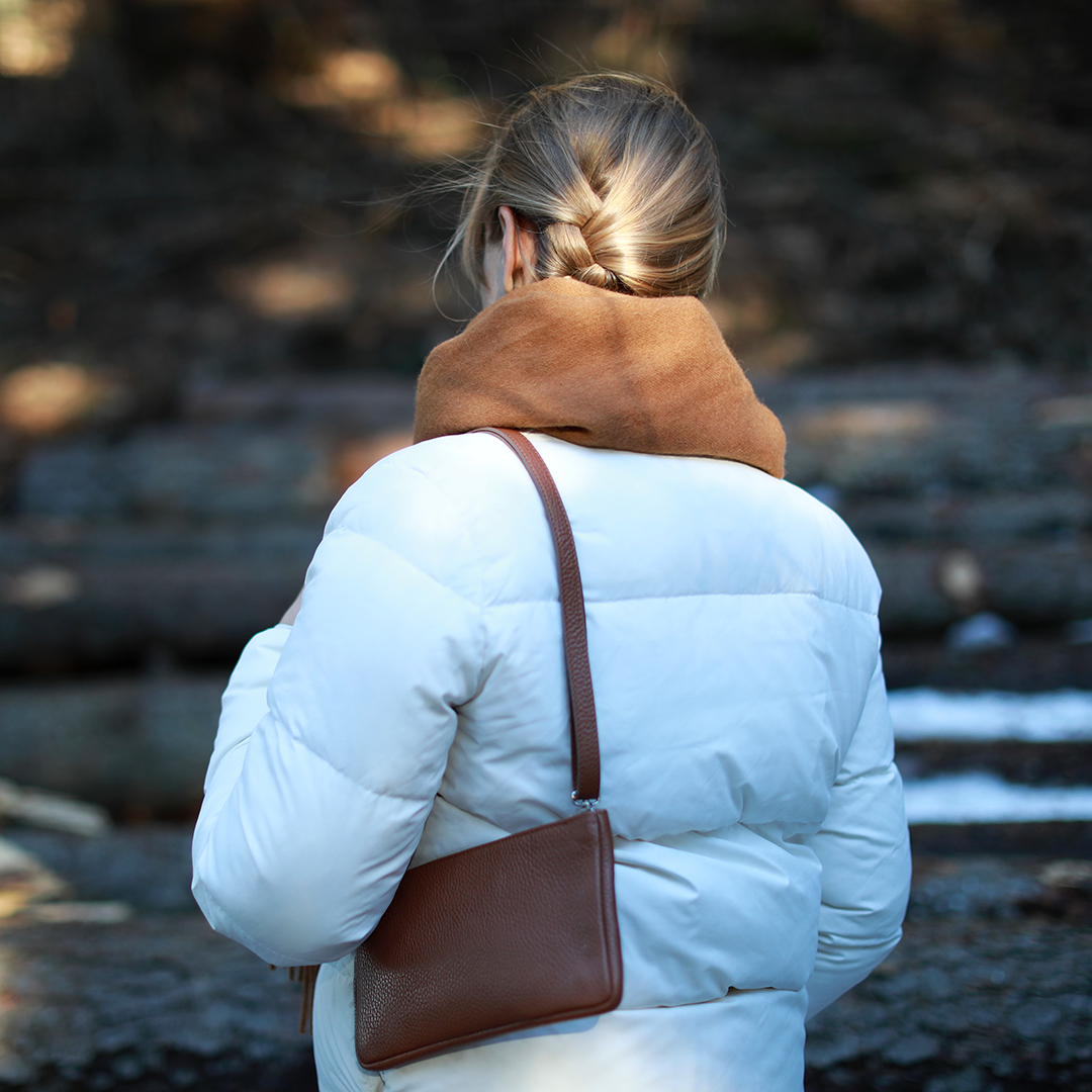 minibag cognac, braune Ledertasche, Geldtasche zum Umhängen, braune minibag, kleine braune Tasche, * entdecken
* Mini-Taschen für Damen: online bestellen
* Clutches und Minibags online kaufen
* Clutches & Minibags – raffinierte Handtaschen für den Abend Top Preise und schnelle Lieferung
* Handtasche
* Ledertasche
* kleine praktische Ledertasche
Handtasche zum Umhängen
Handy Umhängetasche online kaufen
kleine Tasche cognac
Handtasche mit Geldbörse