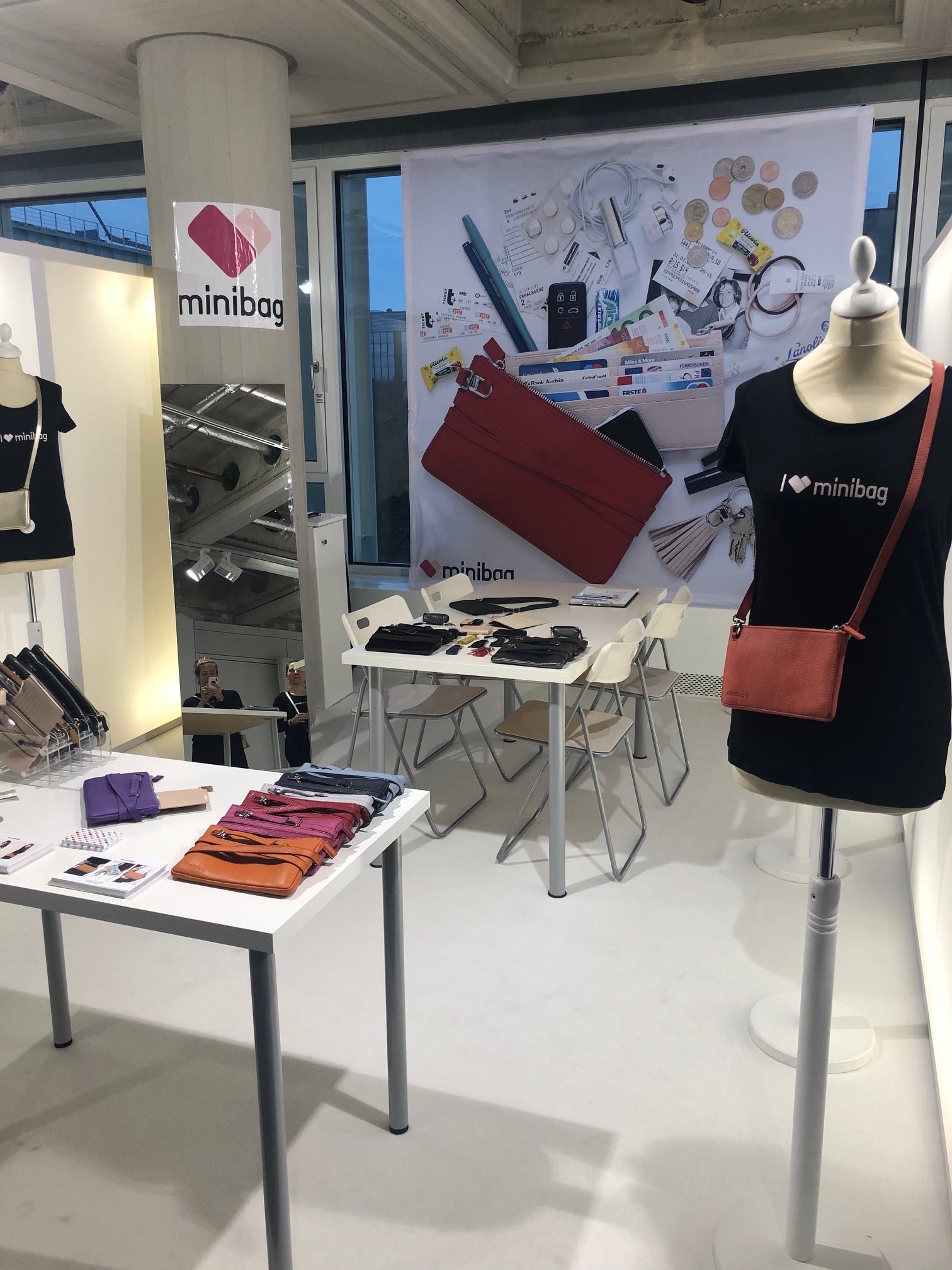 minibag zieht bei Mode-Messe in Düsseldorf die Blicke auf sich